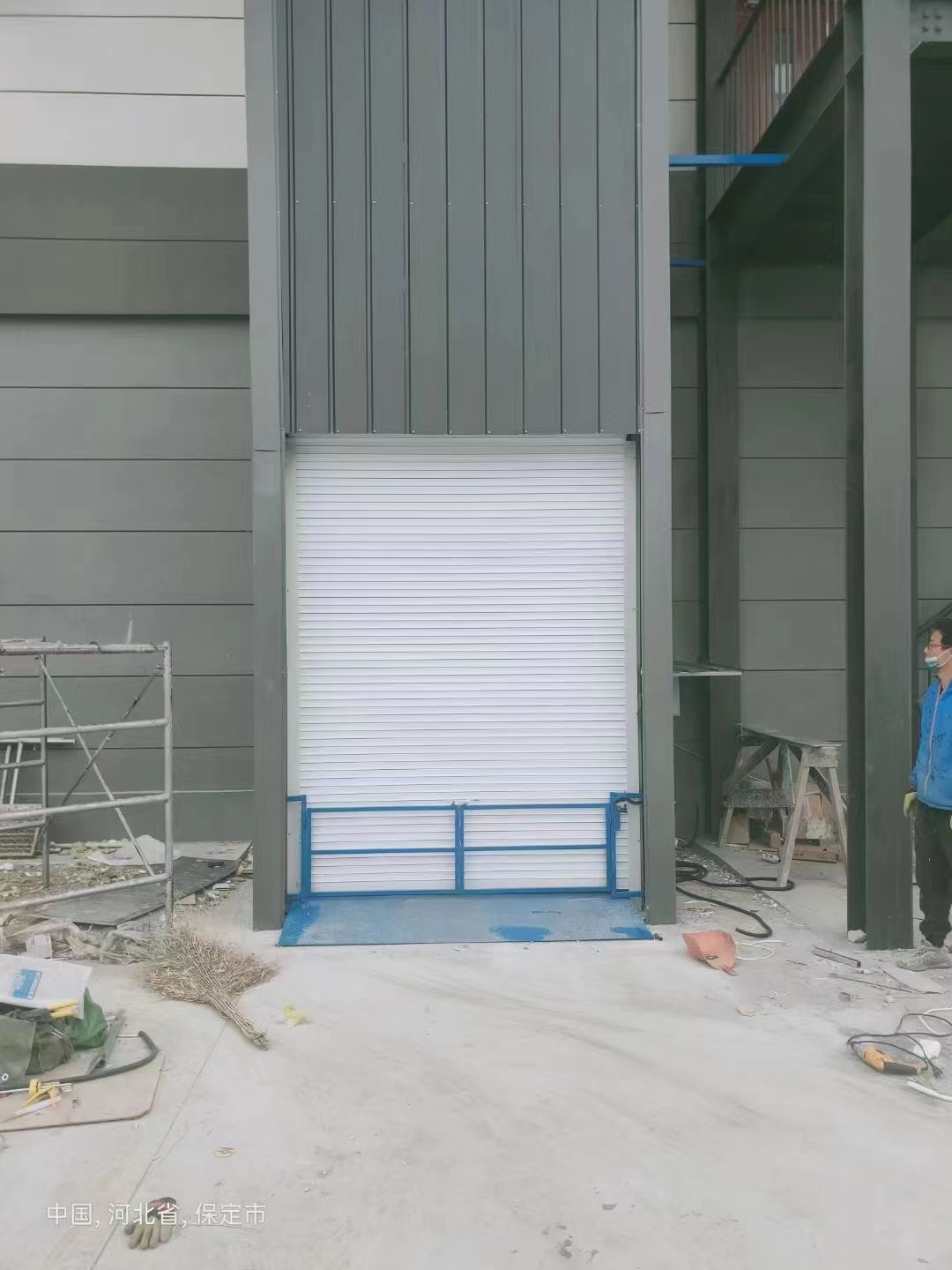 卷帘门式升降货梯